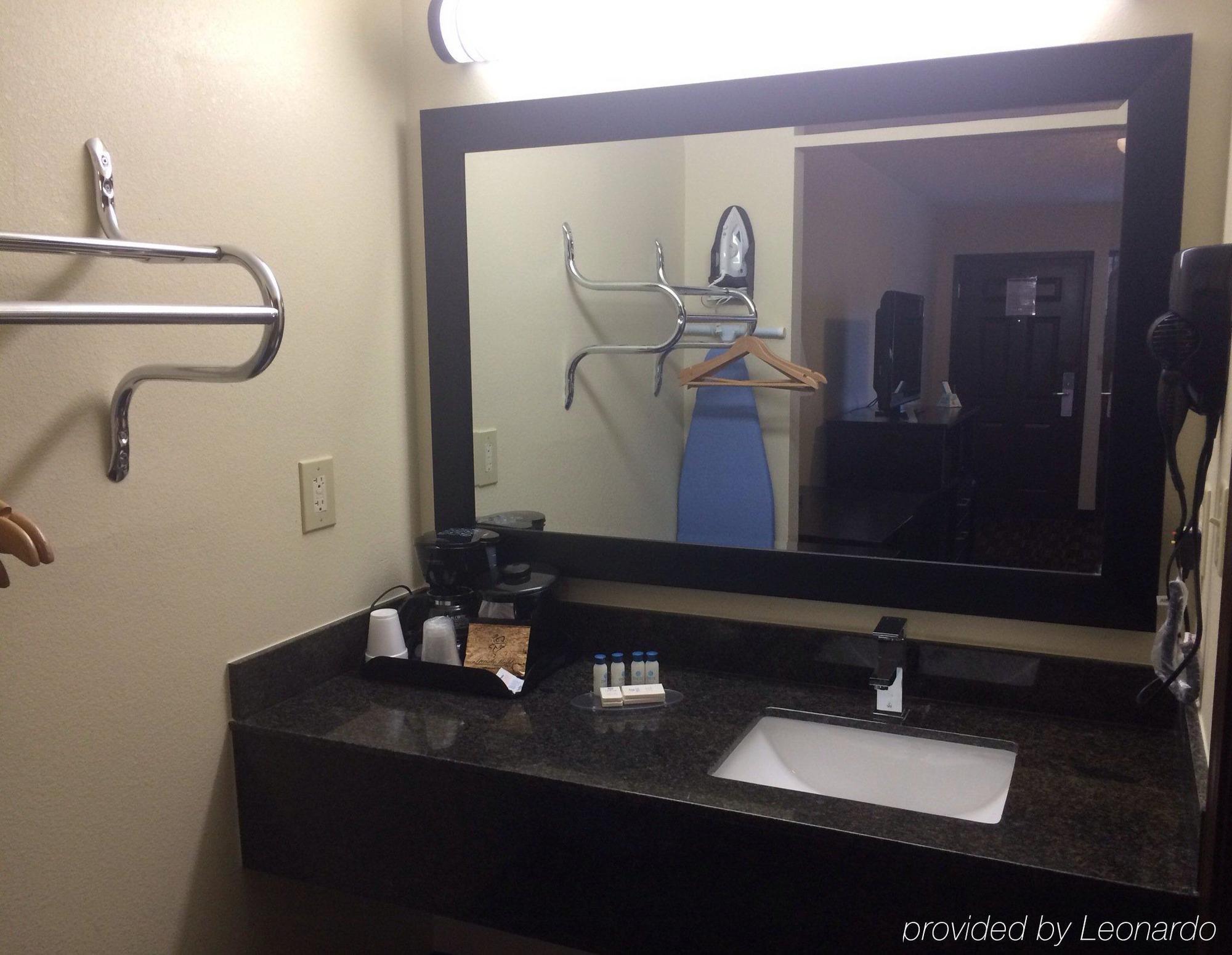 Boarders Inn & Suites By Cobblestone Hotels - Ashland City Buitenkant foto