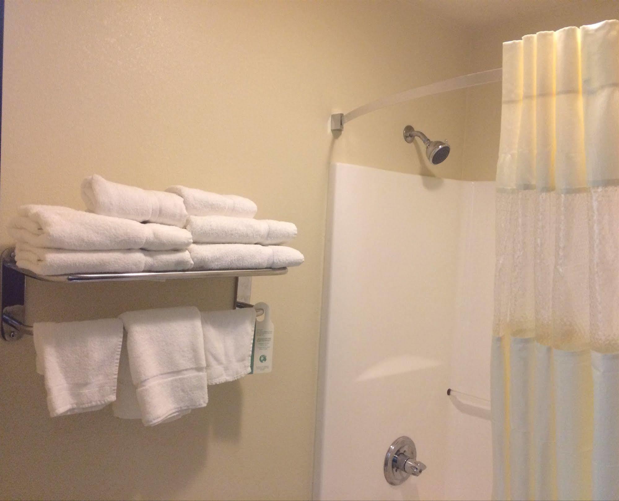 Boarders Inn & Suites By Cobblestone Hotels - Ashland City Buitenkant foto